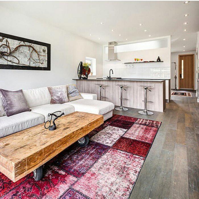 patchwork-halı-oturma odası-mutfak-güzel-çatı-masa