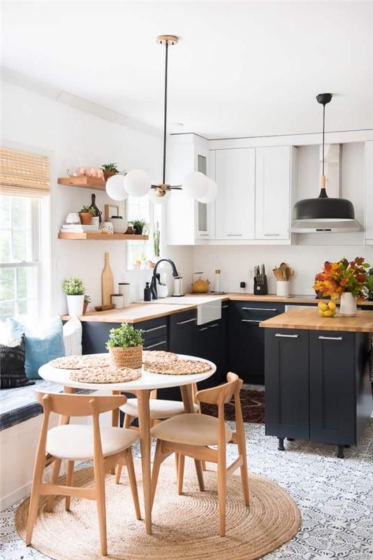 mat siyah, küçük açık mutfak dekorunda alçak mutfak mobilyalarıyla ahşap ve beyaz bir mutfak nasıl düzenlenir