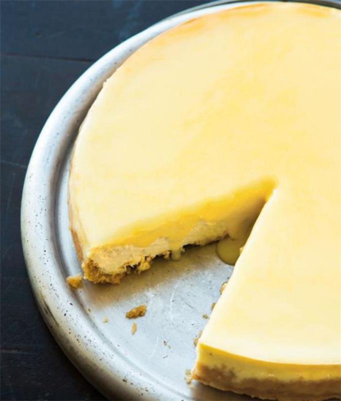 baltas sūris-pyragas-glajus-grietinėlė-citrina