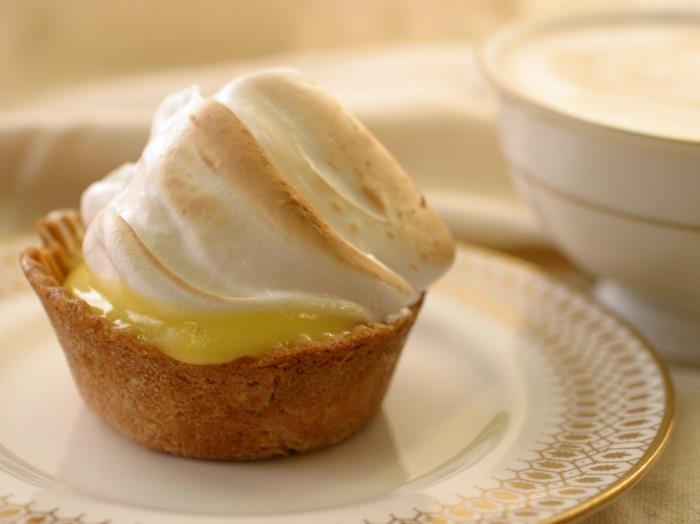 pyragas-citrina-meringue-tešla-skanus-puodelis-pyragas
