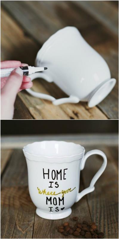 personaliziran vrček za kavo s sladkim sporočilom, narejen z ostrim markerjem, DIY ideja za materinski dan v vrtcu