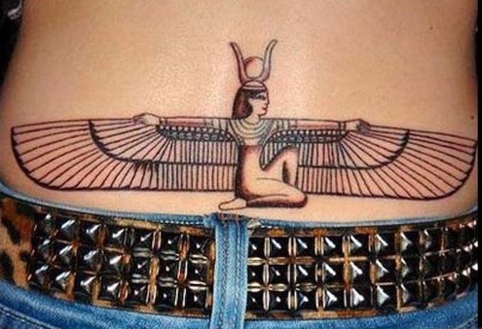 Mısır alt sırt dövmesi mısır pelvis dövmesi