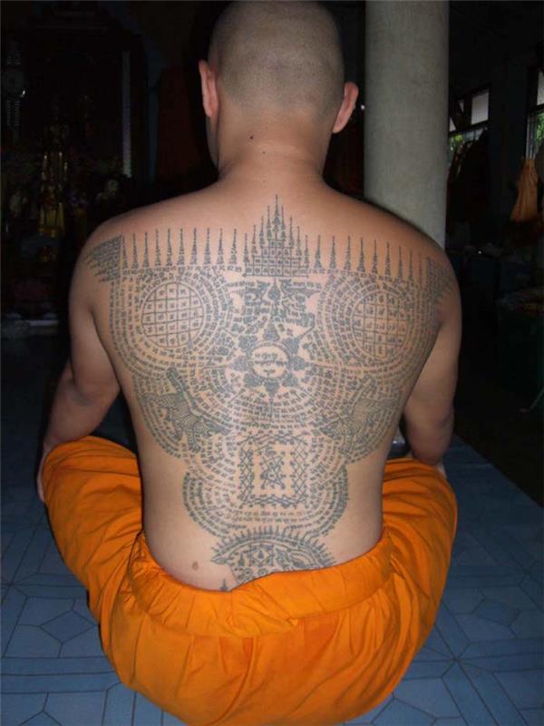 tibetiečių vienuolių budistų simbolių tatuiruotės