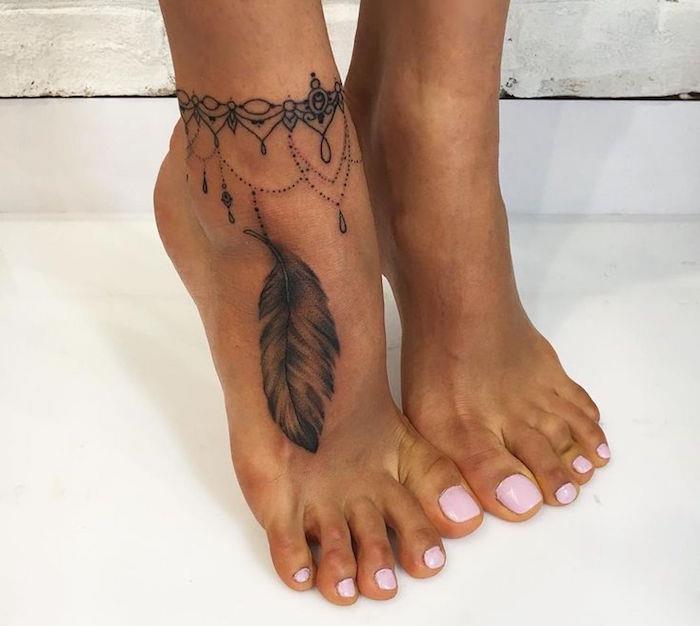 Ayak bileği dövmesi kadın bileklik dövme zincir kolye tüy