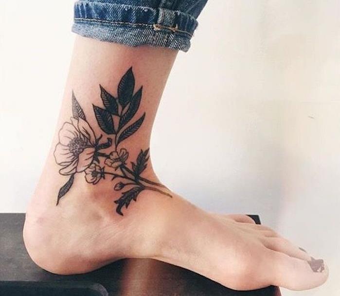 ideje za tetovažo na gležnju ženska ideja stopala gležnji tetovaža šopek rož