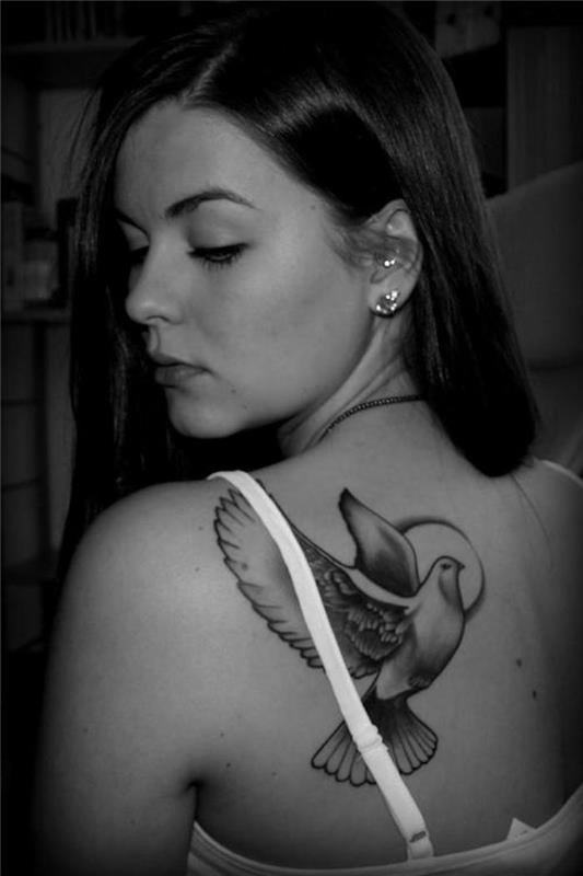 paukščių tatuiruotės moteriškos moteriškos idėjos tatuiruotė atgal
