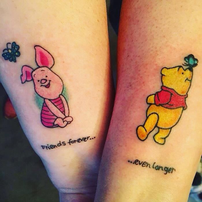 draugystės tatuiruotė, animacinis kūno piešinys, spalvotas piešimas ant rankų su Mikiu Pūkuotuku ir Paršeliu
