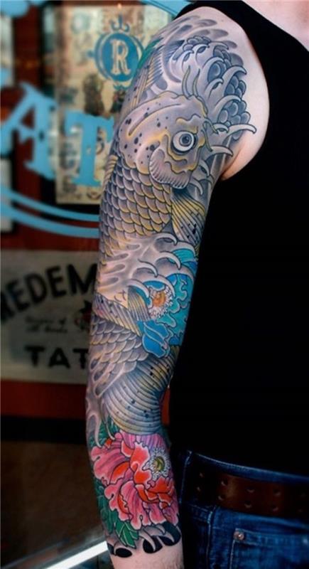 Japonų rankos tatuiruotė „yakuza“ tatuiruočių dailininkė visa ranka