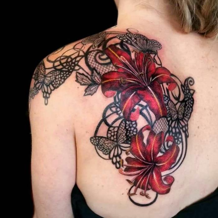 dantel dövme, muhteşem kırmızı çiçekler, kelebekler, kadınsı dövme tasarımları
