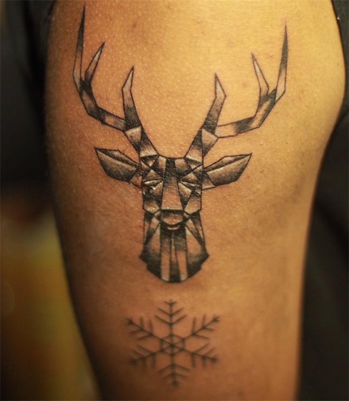 erkek dövmesi, mürekkep çizimi, geyik sembolü, hayvan tasarımları, omuz dövmesi, dövme tasarımı