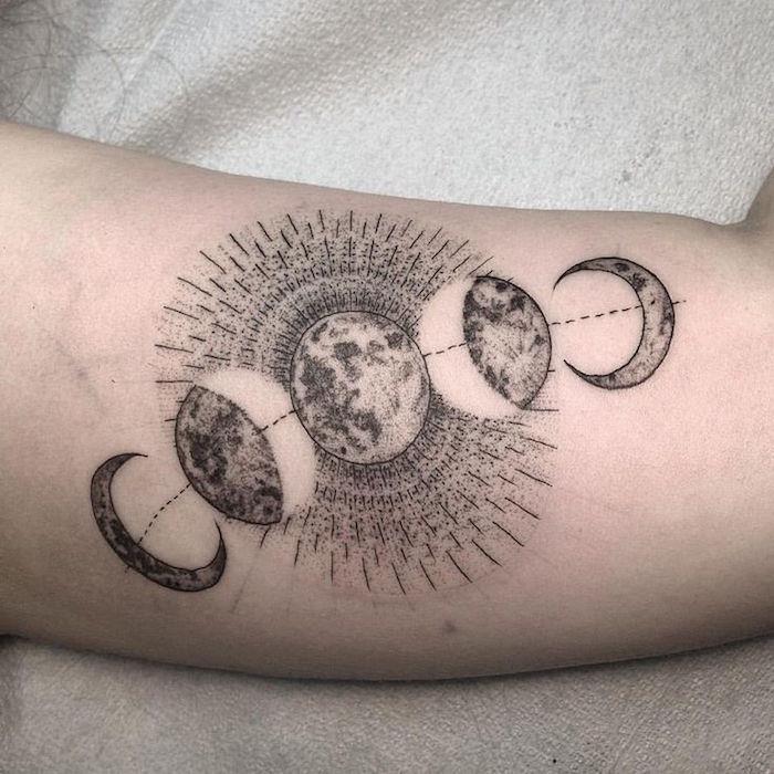 Žemės mėnulio atmosferos tatuiruotė