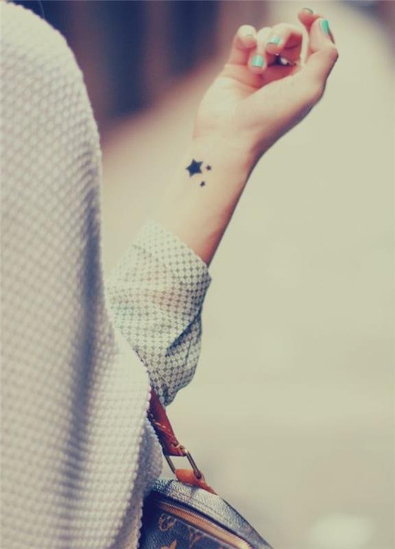 tatuiruotė-moteris-diskretiška-taouages-diskretiška-moteris-mūsų-idėjos-jūsų-tatuiruotė
