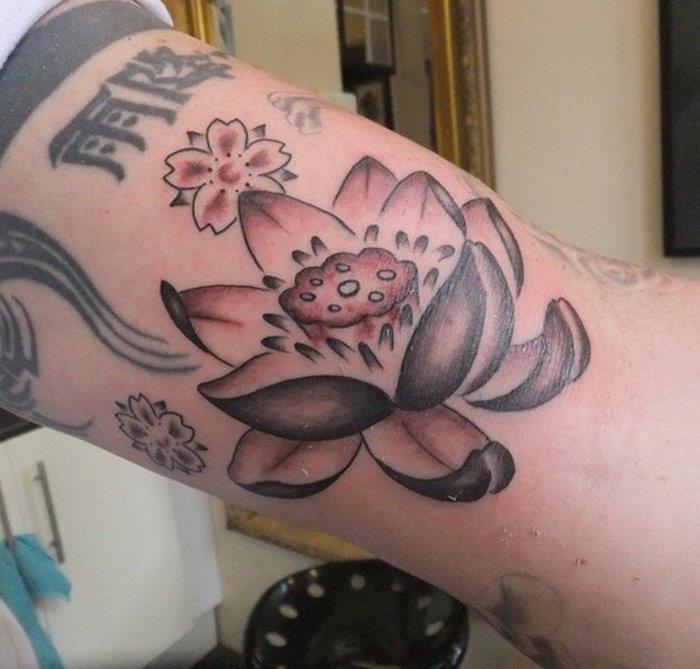 lotoso gėlių budistų Budos tatuiruotė
