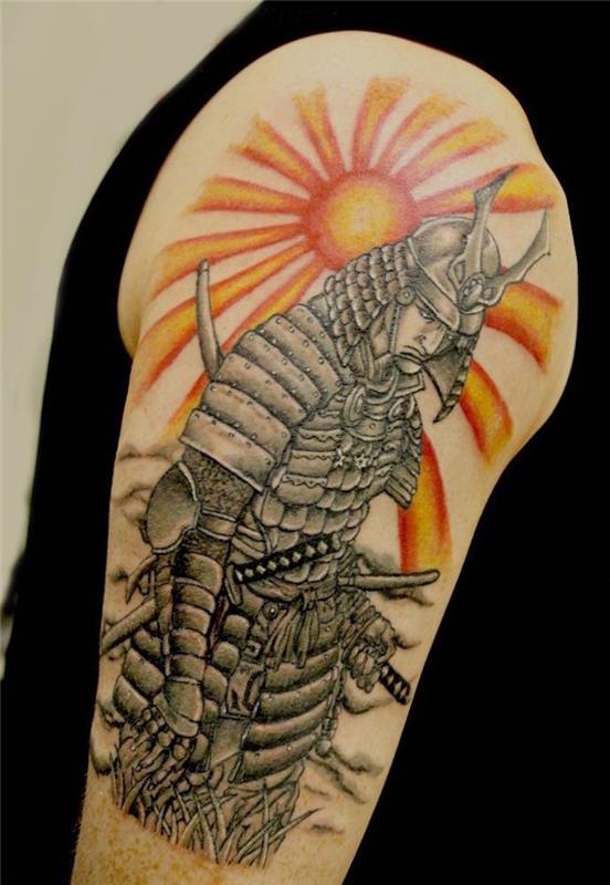 tatuiruotė šarvai samurajų karys kylanti saulė