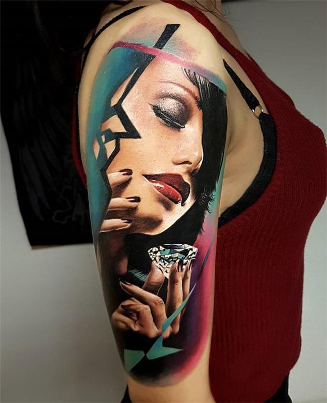 ženski model tetovaže ženski obraz in diamant na abstraktnem barvnem ozadju