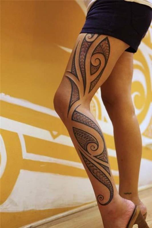 Maori dövmesi kadın polinezyalı kız dövmesi maori tahiti bacakları