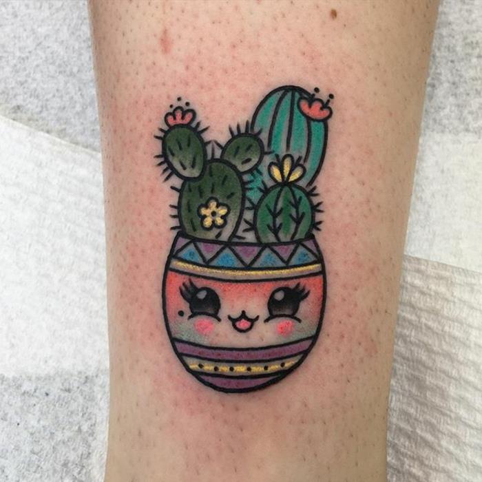 veršelio tatuiruotė, mielas puodas su draugiška fizionomija ir mažais kaktusais