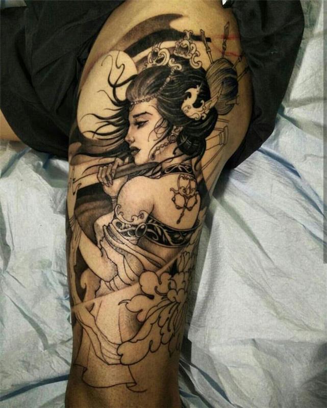 Japonska gejša ženska tetovaža na hrbtu