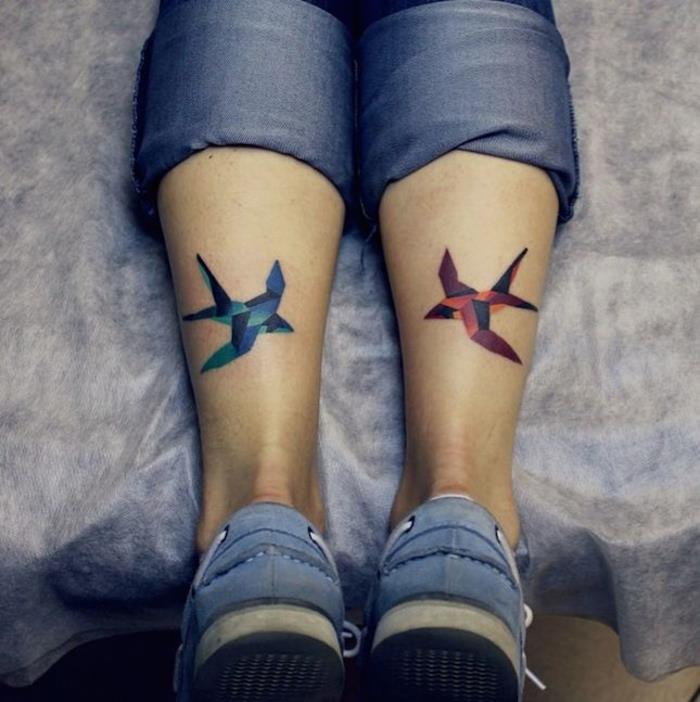 izvirna ideja za simetrično akvarelno tetovažo z vzorcem leteče ptice