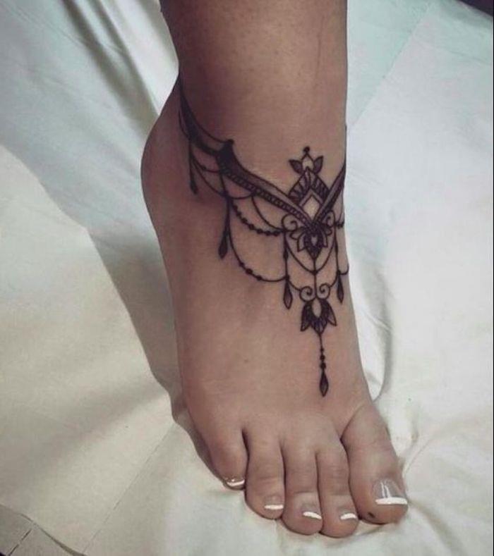 Indijski vzorec tetovaže stopal, obeski, črna ženska tetovaža, kul ideja za tetovažo