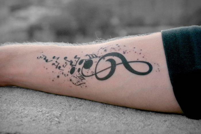 personalizuota tatuiruotė ephemere treble clef idėja tatuiruotės muzika laikina ranka
