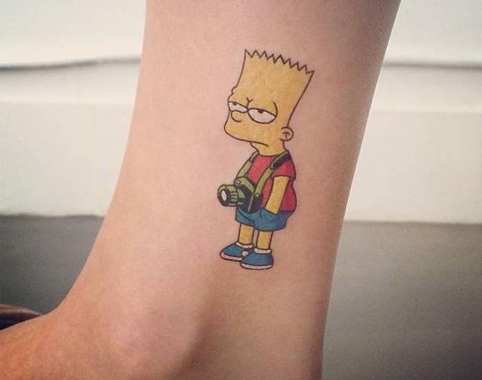 tetovaža bart simpson v barvah, kot je tetovaža gležnja