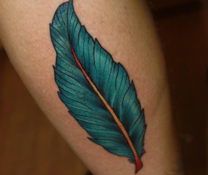 tetovaža nog, barvna risba na koži, modro pero, tetovaža moškega dizajna