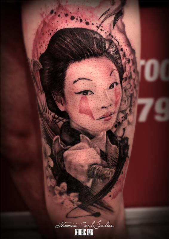 Japonska tetovaža gejše, kar pomeni japonska tetovaža stegen samurajev