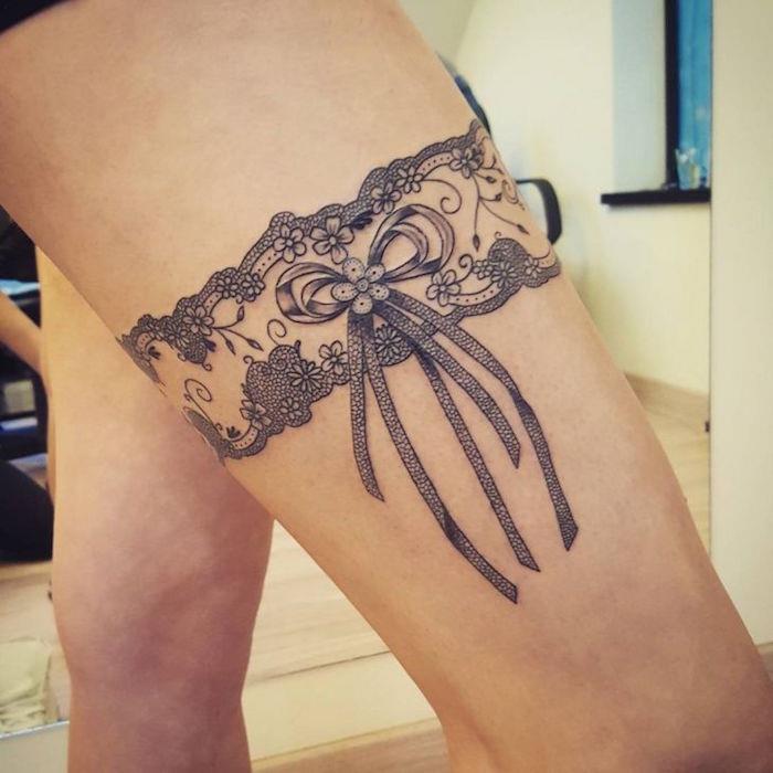 Podvezica tetovaža stegno tetovaža vozel ženska