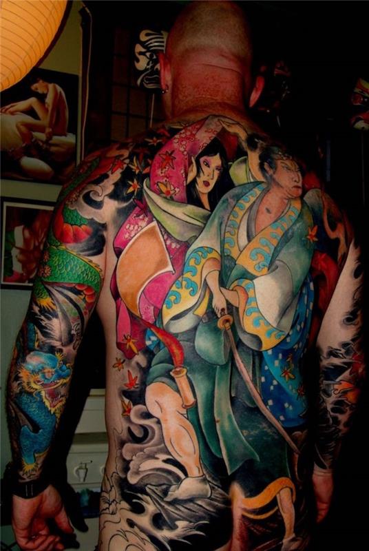 tetovaža samurajev geish na hrbtu yakuza irezumi