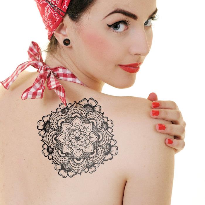 efemerne tetovaže za ženske poceni ideje rozeta vrtnice tetovaža nazaj