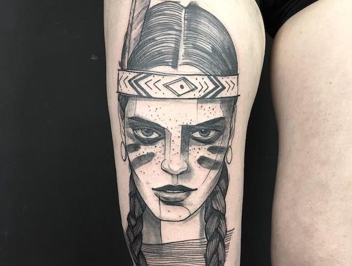 model tetovaže za žensko na nogi, tetovaža z oblikovalsko žensko bojevnico s spletenimi lasmi in indijskim ličilom
