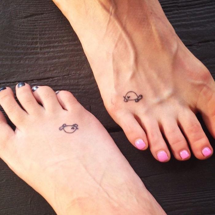 ayak üzerinde çift dövme ortak dövme çift dostluk aile kaplumbağa sonu