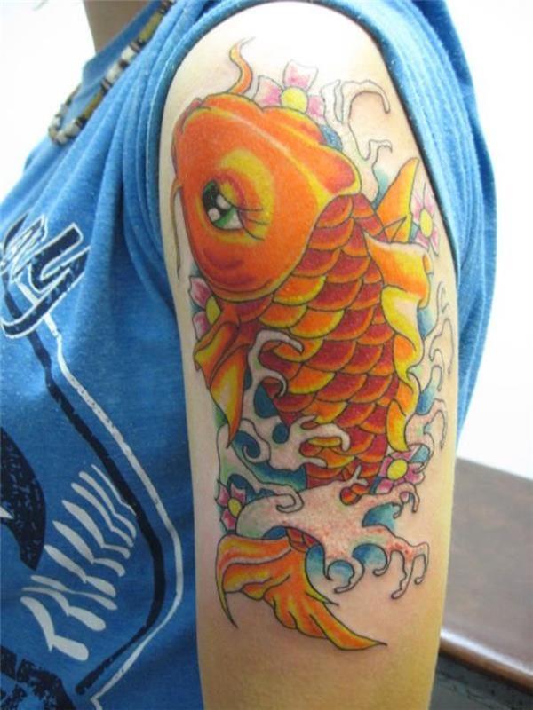 koi karpis piešimas japonų tatuiruotė yakuza tatuiruotė oranžinė ranka