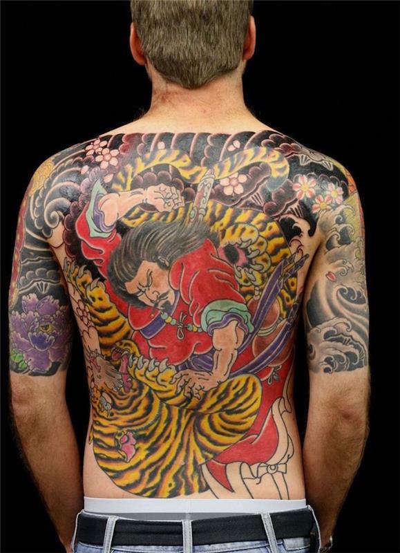 japonski simboli samuraj irezumi s polnim hrbtom