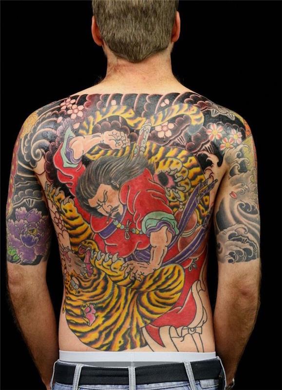 japonski simboli samuraj irezumi s polnim hrbtom