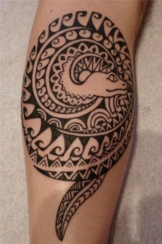 Polinezijos taitiečių maorių tatuiruotės gyvatės ant blauzdos genties tatuiruotės