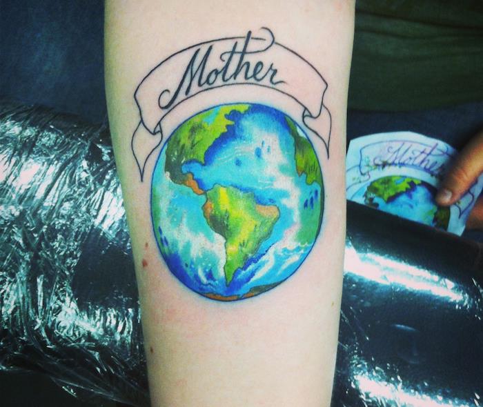 žemės tatuiruotė maorių polinezijos kelionė