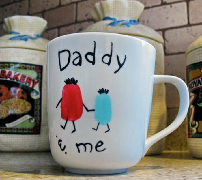 tazza-colore-bianco-mug-decorata-disegnata-bambini-scritta-Daddy-and-me-idea-regalo-festa-del-padre