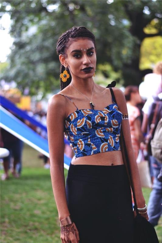 grunge stiliaus festivalio apranga su afrikietiška nugarine viršutine dalimi su spagečių juostelėmis ir juodu tiesiu sijonu