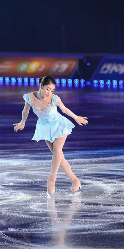 artistik patinaj-kıyafeti-küçük-mavi-elbise