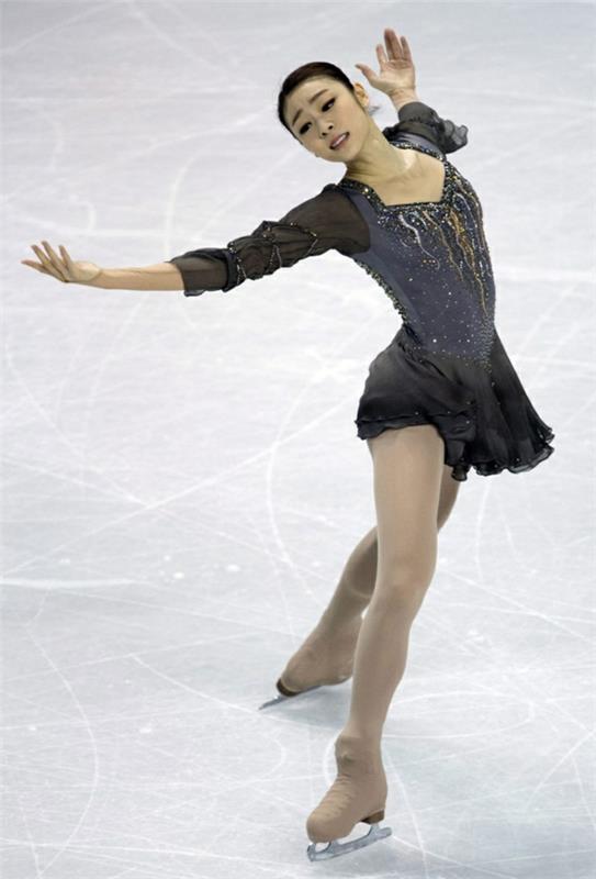 dramatik ayarlı artistik patinaj-kıyafeti