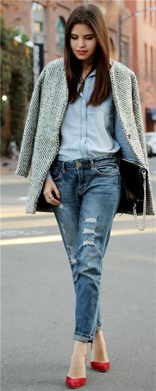 denim-outfit-rdeče-črpalke-volneni-plašč-ženska