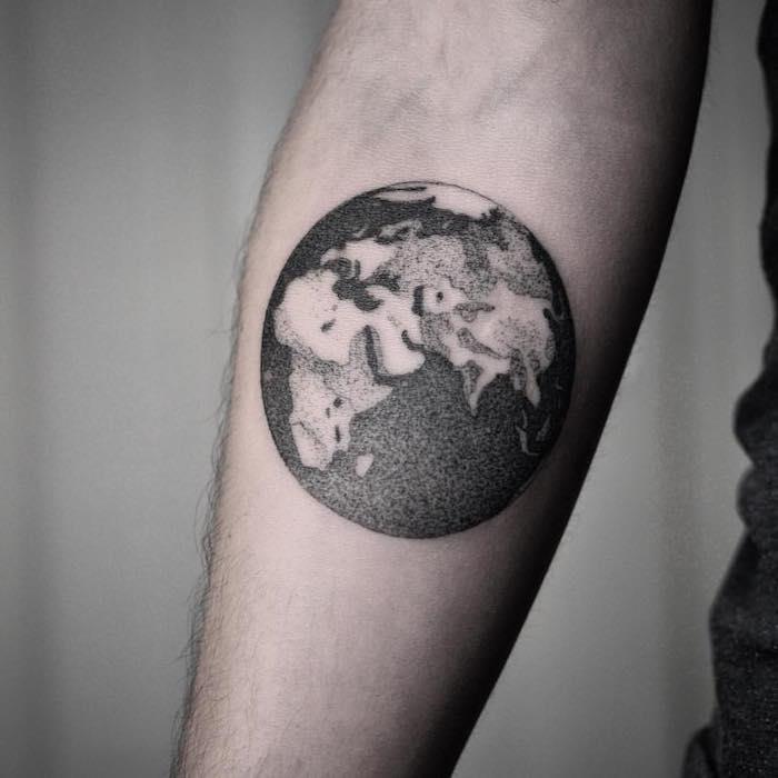 taškinė žemės planetos tatuiruotės rankos tatuiruotė