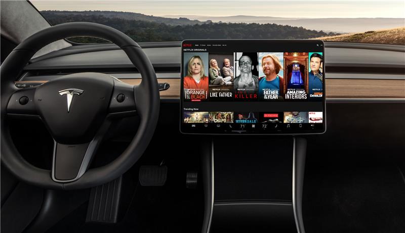 Izvršni direktor Tesle Elon Musk napoveduje prihodnji prihod Netflixa in Youtubea v avtomobilih Tesla