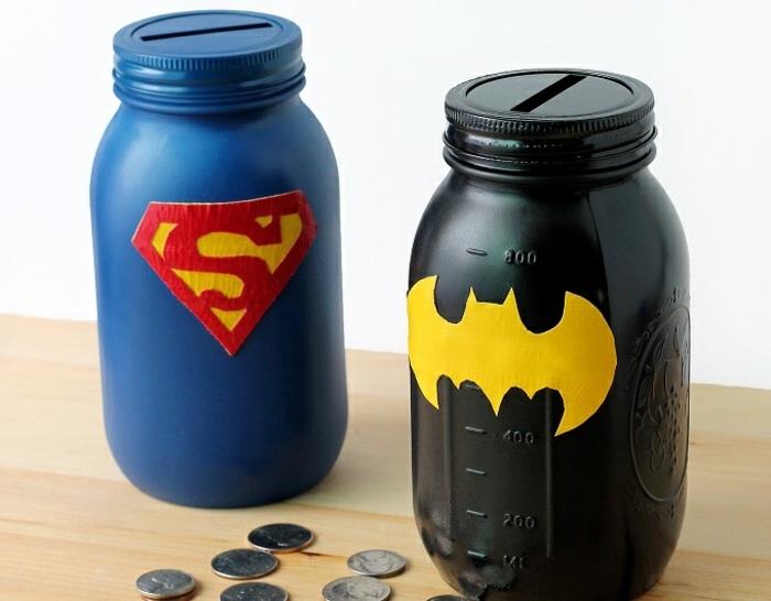 tematska otroška prasica, stekleni kozarci s pokrovi, z režami, okrasne nalepke superman in batman