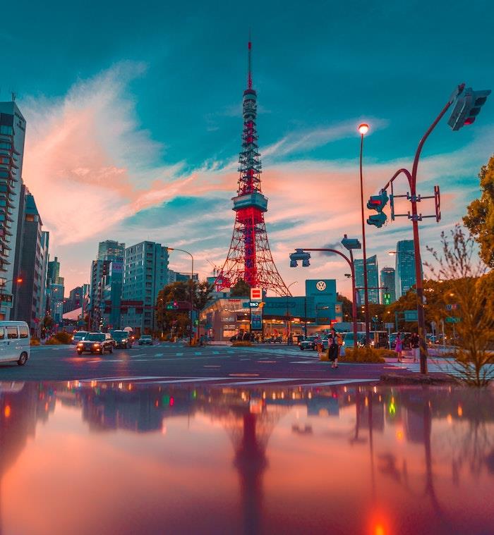 Tokyo yağmur şehir manzarası, Japonya sonbahar manzarası, Asya manzarası Tokyo kırmızı kule, güzel Asya şehirleri