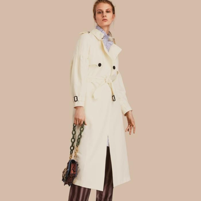 trench-woman-cream-white-Burberry