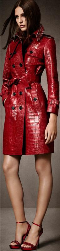 ženski-trenč-plašč-v-rdeči-s-krokodilskimi vzorci-Burberry