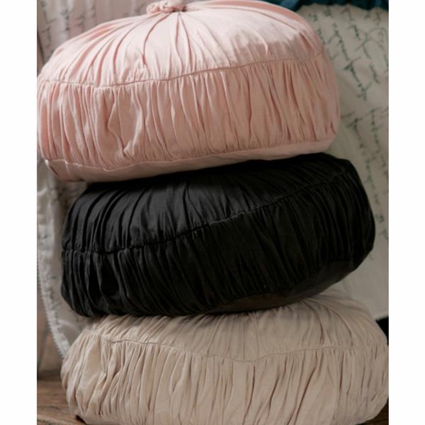 trys-cussin-round-black-pink-smėlio spalvos